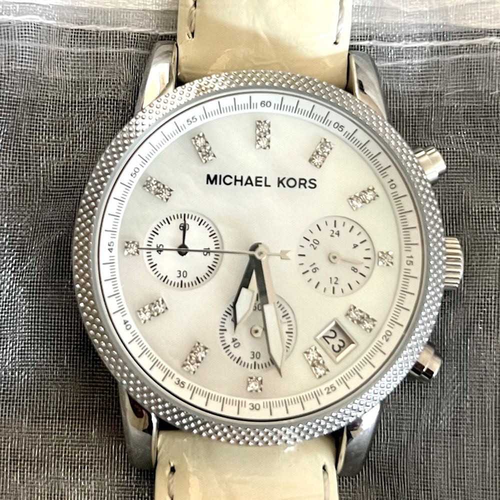 MICHAEL KORS Women’s MK-5049 Chronograph Mother of Pearl White Leather Watch.